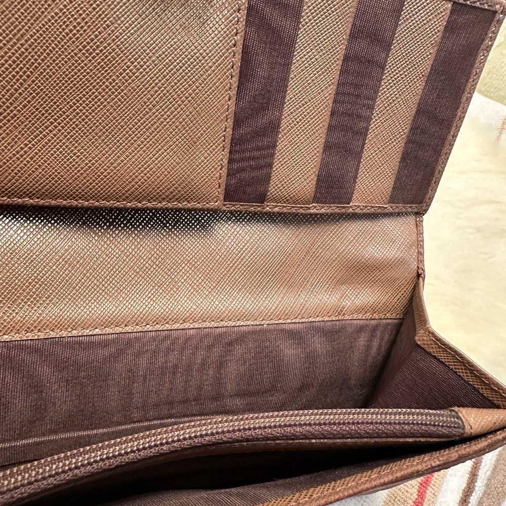 Salvatore Ferragamo Shimmering Brown Long Wallet - Picture 4 of 5